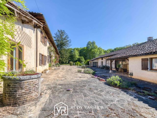 Propriété d’Exception au Cœur de la Forêt Domaniale de Seill. 465m² Servas