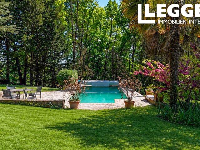 Propriété d’exception au coeur du Périgord Noir – Maison de caractère + gîte sur 7,5 ha avec Piscine