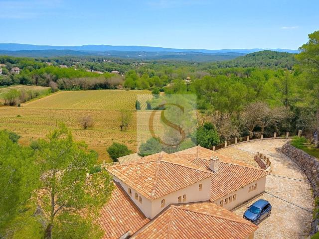 Le Thoronet Villa contemporaine 290 m² Pièce de vie 143 m², 3 suites, piscine 10x5, terrain arboré 6 646 m², DPE B