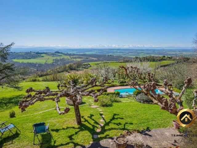 Propriété d’exception avec vue panoramique à 360° sur les Pyréné