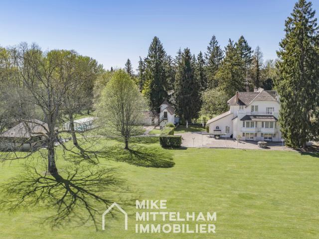 PROPRIÉTÉ D’EXCEPTION AVEC PARC DE 5,5 HECTARES DEMEURE BOURGEOISE, DOMAINE ÉQUESTRE, TOUS PROJETS DE VIE