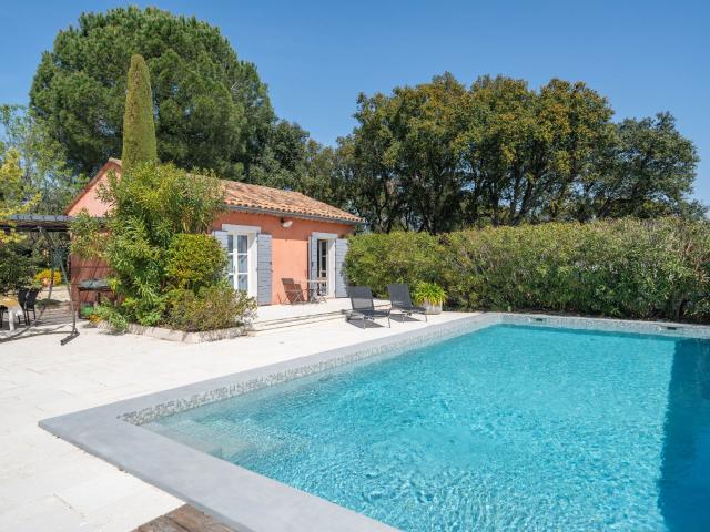 Propriété d’exception avec piscine et dépendance Vue mer