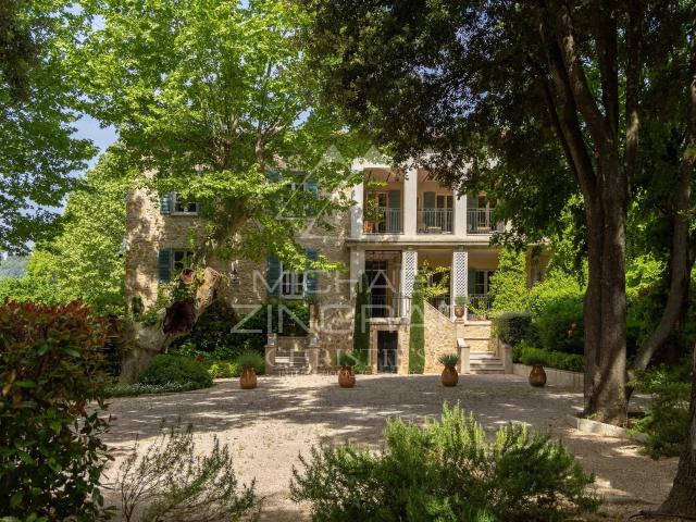 Propriété d’exception de 10 hectares à Fayence 677m² Fayence