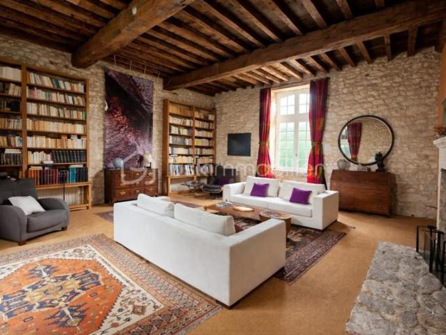 Propriété d’exception en pierre – Élégance et art de vivre aux portes d’Issigeac