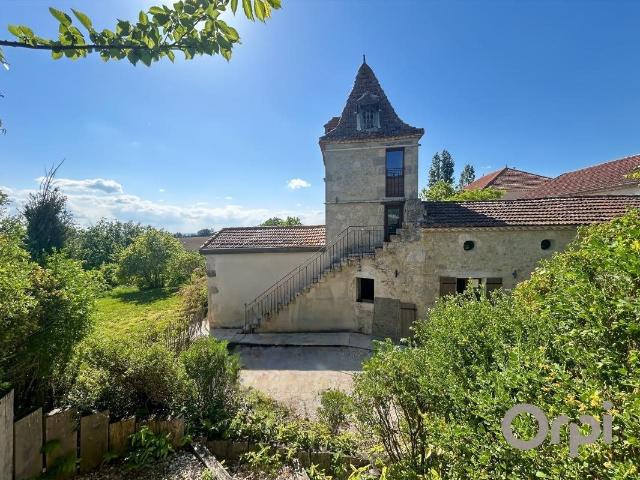 Propriété d’exception – Maison de Maître et 4 gites sur 27 h. 885m² Lectoure