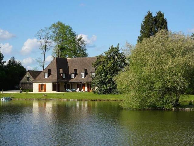 Propriete Dordogne Et Ses 2 Etangs 280m² Thiviers