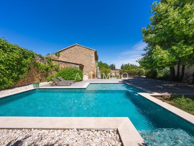 Propriete Deux Habitations Et Piscine A Vendre A Cavaillon 359m² Cavaillon