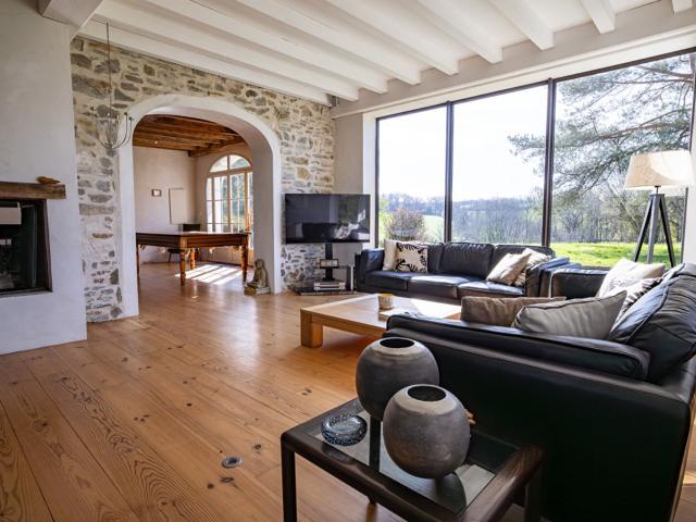 Propriété d'exception à Bardos, au calme absolu 488m² Bardos