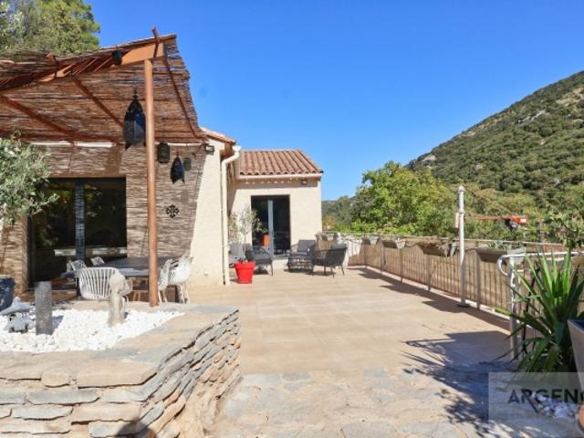 PROPRIÉTÉ D'EXCEPTION À SAINT GUILHEM LE DÉSERT – ALLIANCE DE CHARME, CONFORT ET RENTABILITÉ LOCATIVE