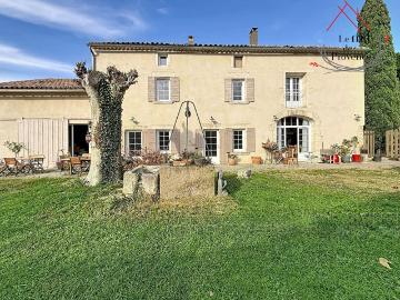 Propriété d'exception Ancien mas provençal rénové aux portes. 271m² Avignon