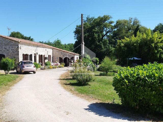 Propriete D'exception Au Coeur De 14ha De Nature Preservee 270m² Fourcès