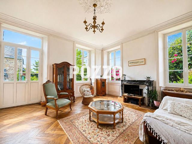 PROPRIETE D'EXCEPTION AU COEUR DE COUTANCES, RARE, 5CH, TERRAIN ET DEPENDANCE