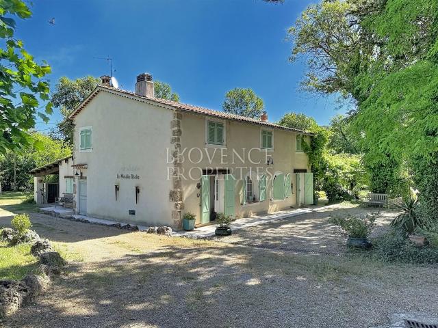 Propriété d'exception avec moulin du 19ème siècle, villa ind. 330m² Salernes