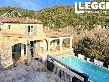 Propriété d'exception avec piscine à débordement et appartement indépendant, à 30 minutes au nord d'Uzes