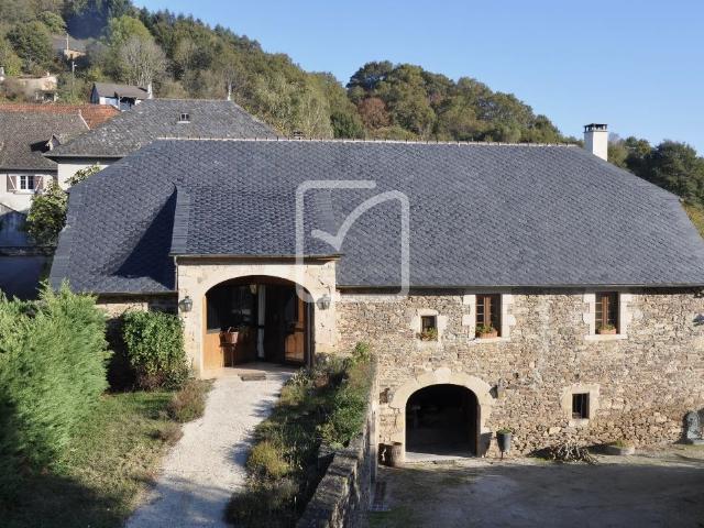 PROPRIETE D'EXCEPTION AVEC SUPERBE VUE