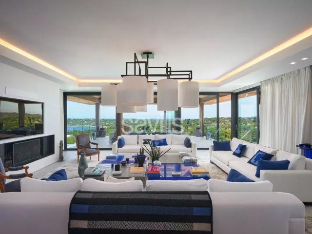 Propriété d'exception avec 9 chambres et vues imprenables sur la mer