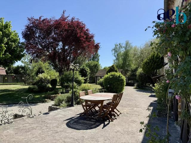 Propriété d'Exception Charme, volumes, nature. 514m² Cessoy en Montois