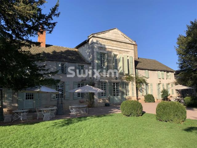 Propriete D'exception Coeur De Village 800m² Givry