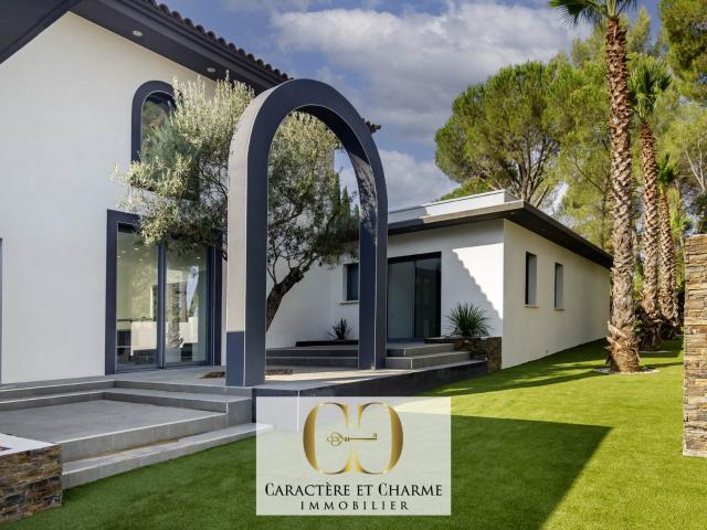 Propriété D'exception De 453 M2 Aux Portes De Montpellier 453m² Montpellier