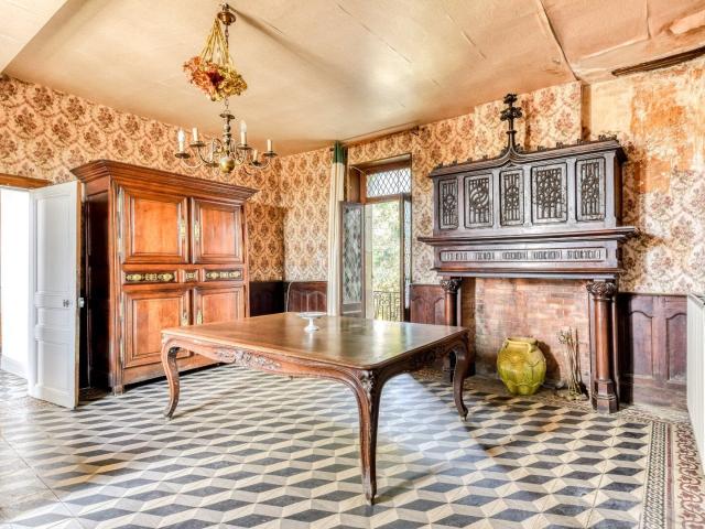 Propriété d'exception du 13ème siècle unique au monde 335m² Carcassonne