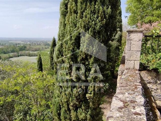 Propriete D'exception En Centre D'un Bourg Pittoresque 180m² Clermont Dessous