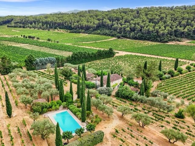 Propriété d’exception en Provence – Une bastide avec piscine. 367m² Entrecasteaux