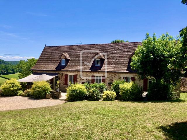 Propriété d'exception entre Padirac et Rocamadour 32 hectares, 2 maisons habitables immédiatement
