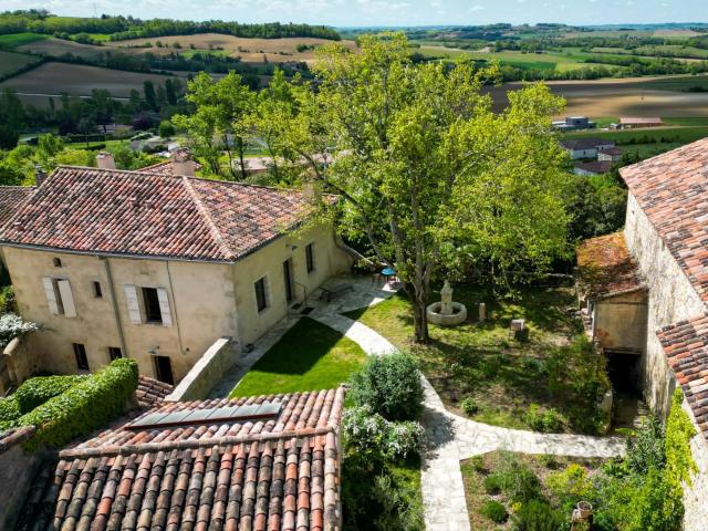 Propriété d'exception offrant des vues superbes dans un vill. 177m² Lectoure