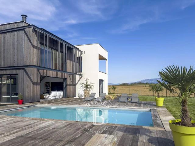 Propriété d'exception piscine vue sur les montagnes 380m² Les Abrets en Dauphiné