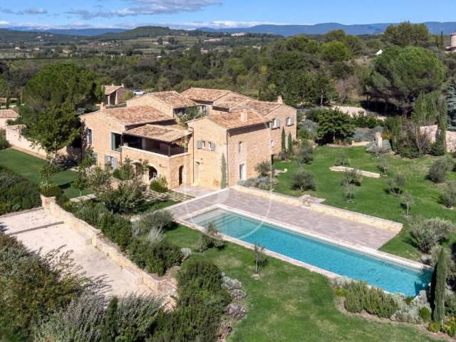 Propriété d'exception rénovée en 2023 à vendre à Bonnieux 790m² Bonnieux