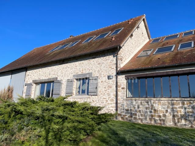 Propriété d'exception sur 1 hectare de terrain