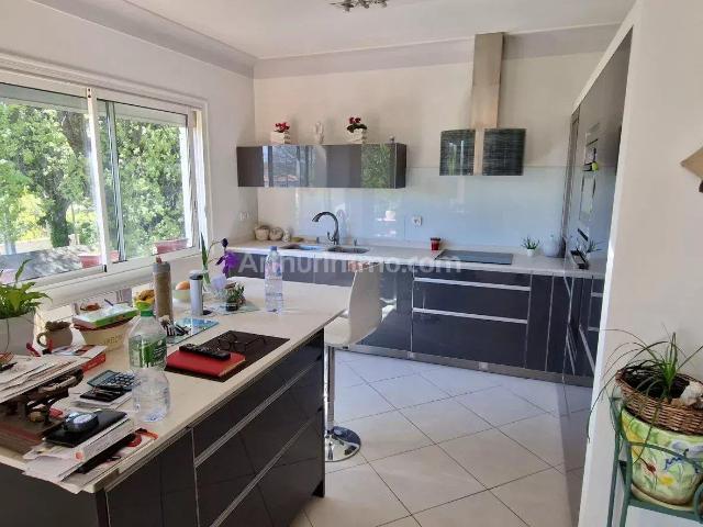 Propriete De 3 Logements Avec Piscine Draguignan m² Draguignan