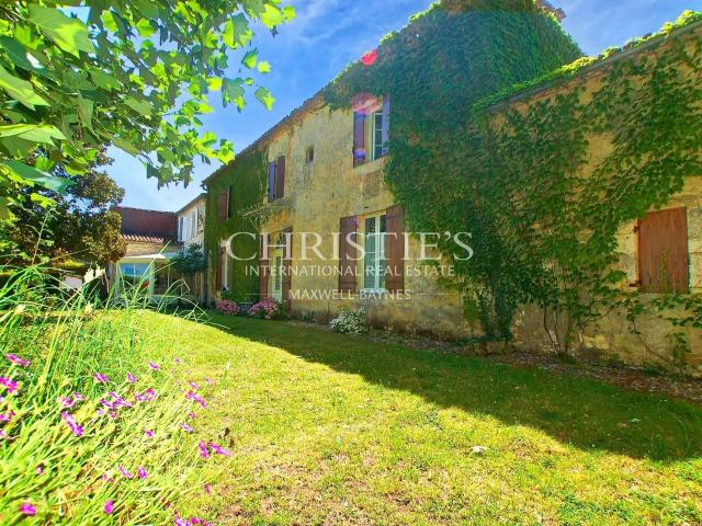 Propriété de 18 hectares avec vue dominante, maison de maîtr. 400m² Bergerac