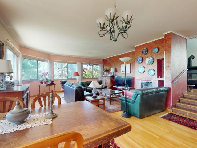 Propriété de 279m2 sur 6000m2 à 38260 La Cote Saint André