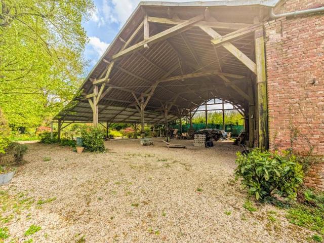 Propriété de 300 m² bâtie sur 4430 m²