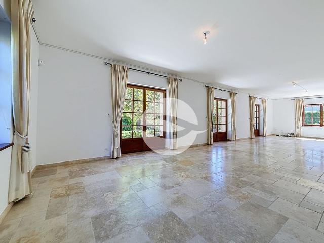 Propriété de 7,5 pièce + studio indépendant et garage