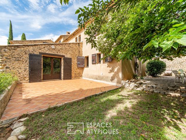 Domaine agricole de 45 hectares et ses deux habitations ? quatorze chambres en Provence