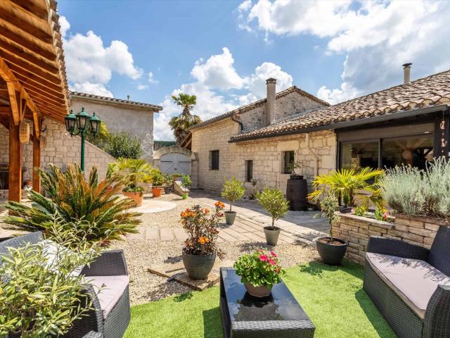 Propriété de campagne avec garage 163m² Castelnau Montratier