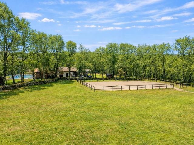 Propriété de campagne avec gîte, écuries et dépendances 197m² Tournon d'Agenais