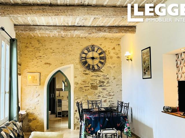 Propriété de campagne de 157 m², 2 beaux gites meublés, 10 ha bois et nature vierge entièrement clôturé