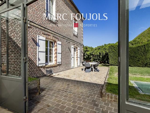 Propriété de campagne rénovée avec piscine 255m² Compiègne
