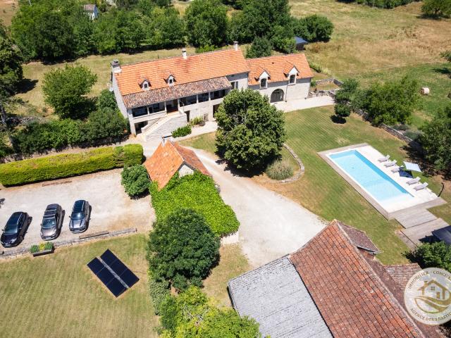 PROPRIÉTÉ DE CARACTÈRE AU CŒUR DU QUERCY – MAS AUTHENTIQUE, MAISON D’AMIS, PISCINE ET 3,6 HECTARES