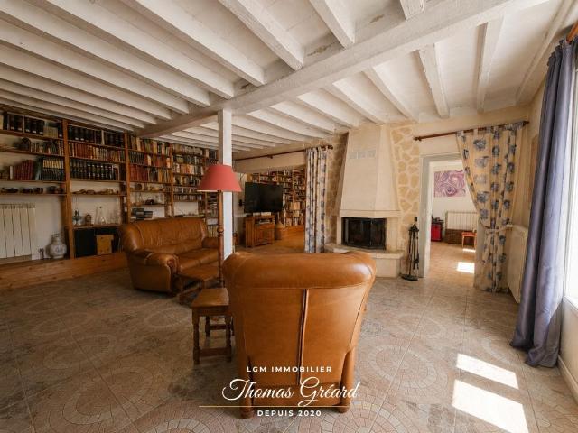 Propriété de caractère avec 3 logements, grange et dépendanc. 407m² Vendôme