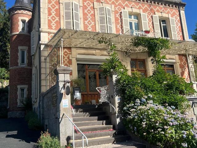 Propriété de caractère avec appartements en Creuse