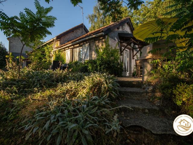 Propriété de caractère avec maison principale, 4 gîtes, pisc. 414m² Crespin