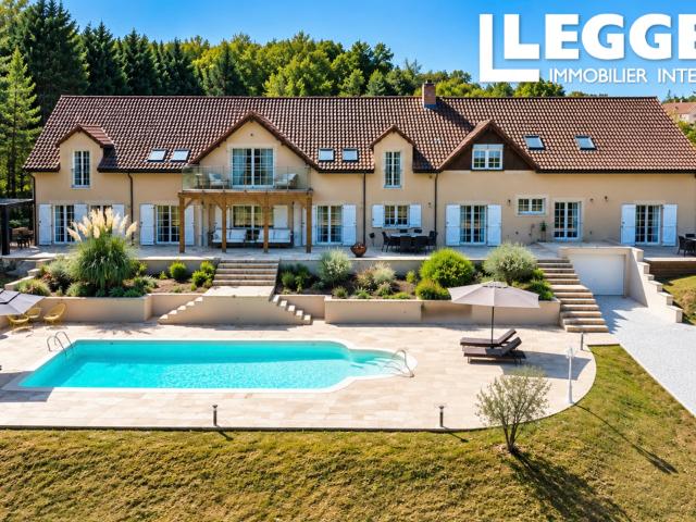Propriété de caractère avec seconde habitation, piscine et 1,9 ha près de Montignac Lascaux