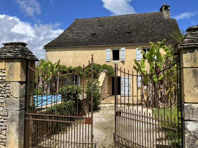 Propriété de caractère avec piscine dans la Vallée Vézère à. 165m² Montignac Lascaux