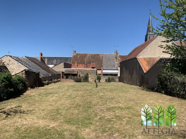 Propriété de caractère à rénover avec potentiel gîte 232m² Châteaumeillant