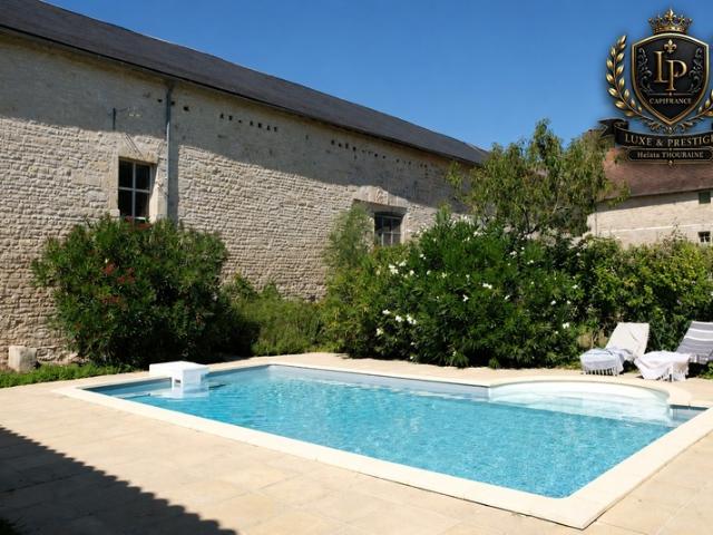 Propriété de caractère chargée d'histoire à vendre LA MOTHE SAINT HERAY 79