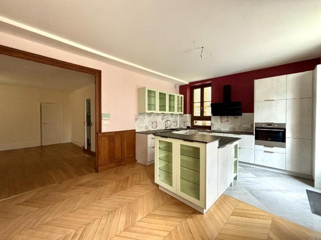 Propriété de caractère du 19ème siècle 340m² Santenay